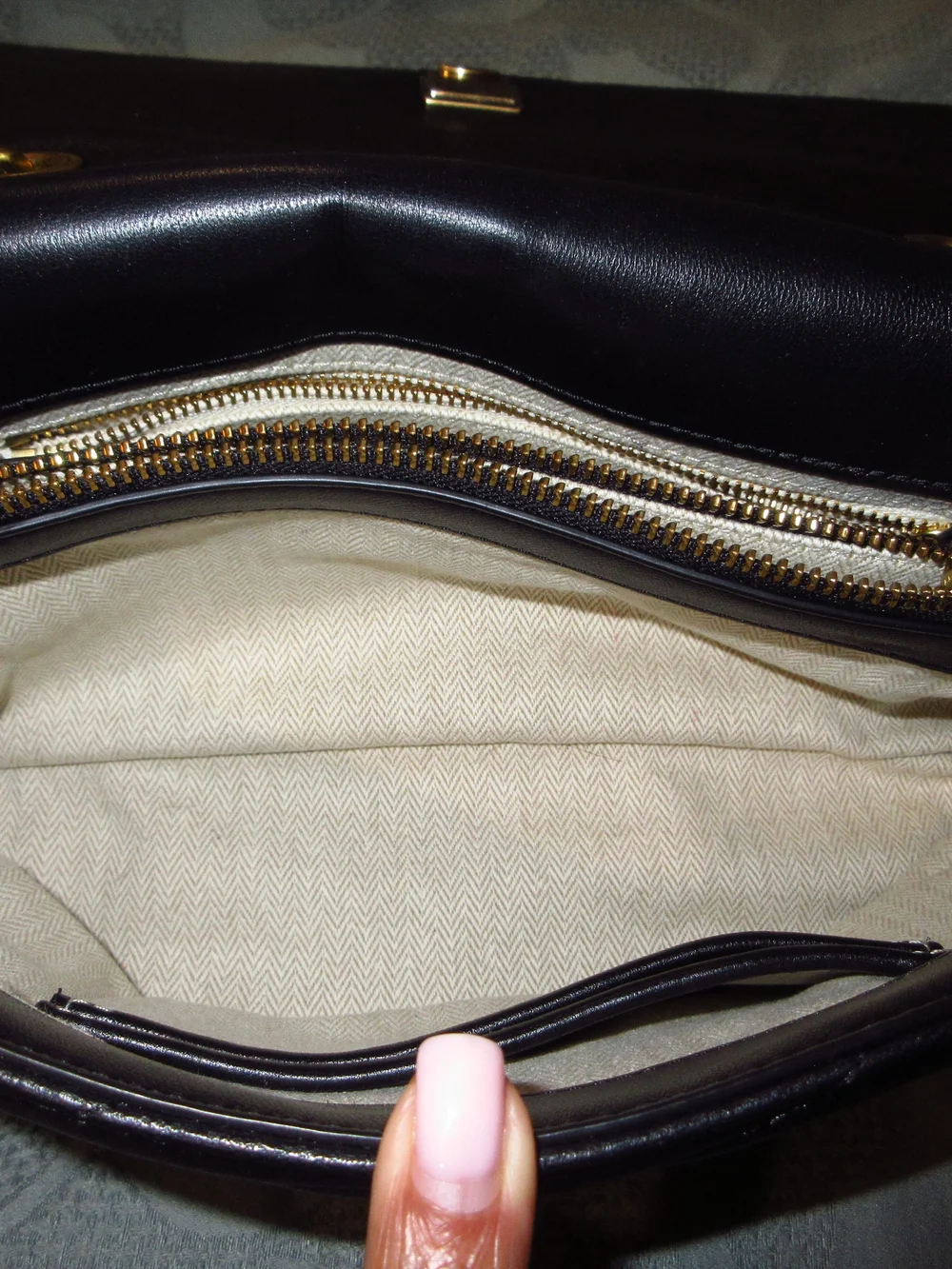 Tory Burch black tory